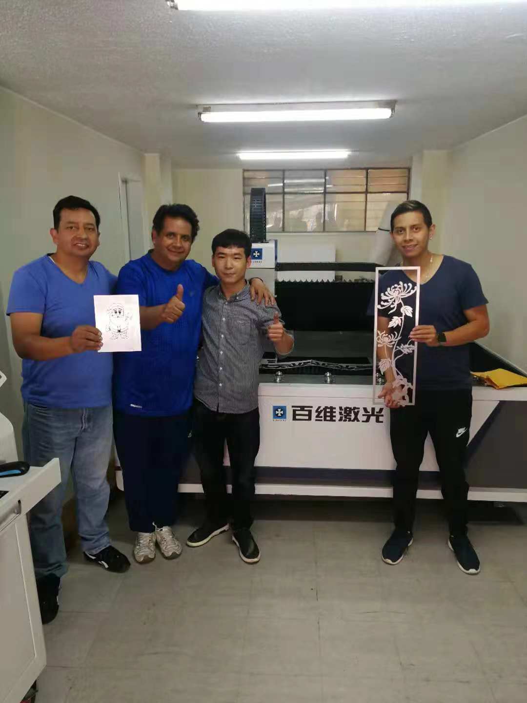 Baiwei  high quality fiber laser cutting machine install in Ecuador