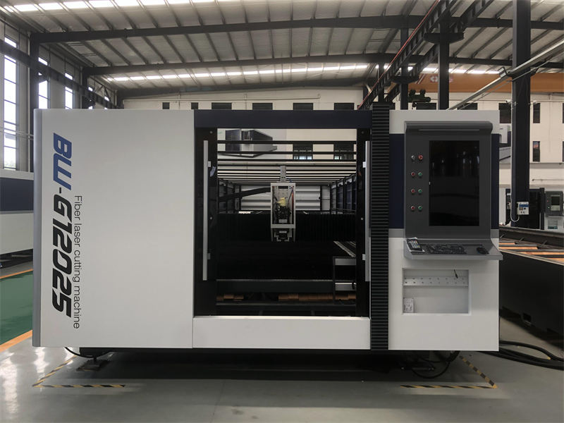 Bulk direct factory closed fiber laser cutting machine