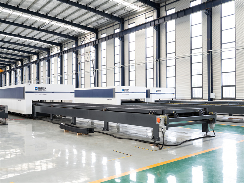 Abundant steady closed type fiber laser cutting machine used in aerospace