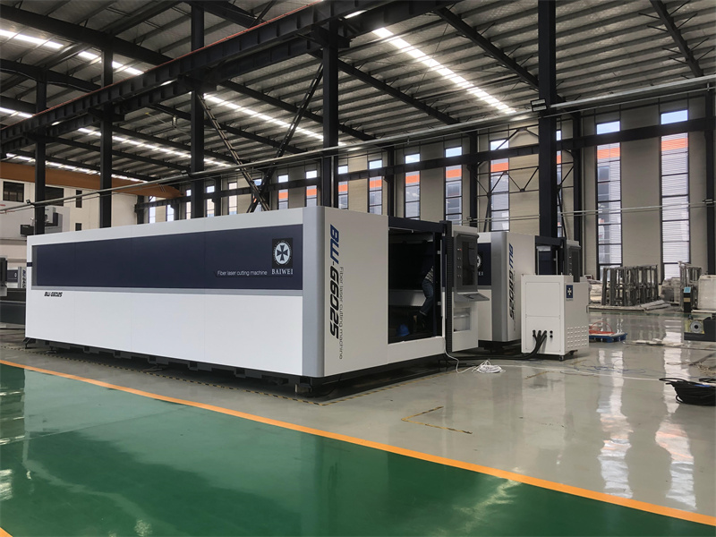 Baiwei 4000w high-precision closed type fiber laser cutting machine