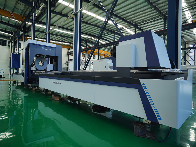 Large-scale professional tube laser cutting machine for round tube cutting