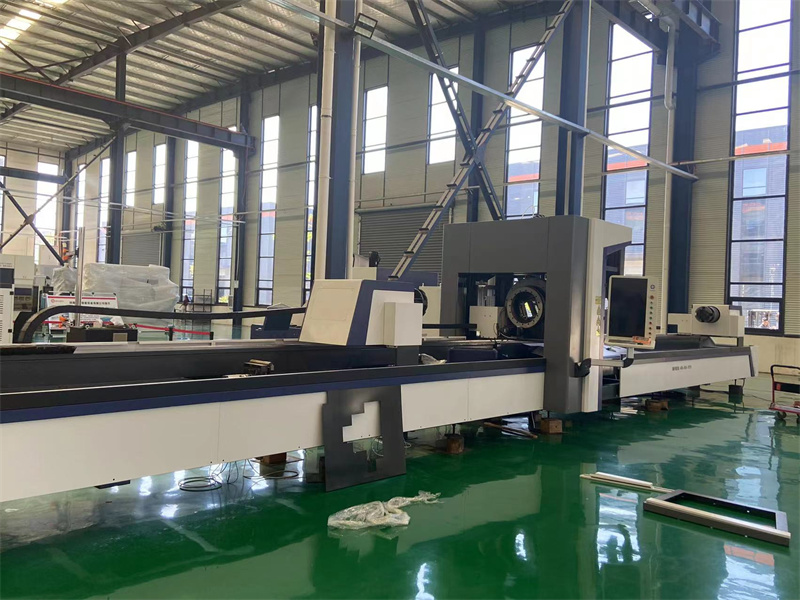 Automatic tube fiber laser cutting machine in stock