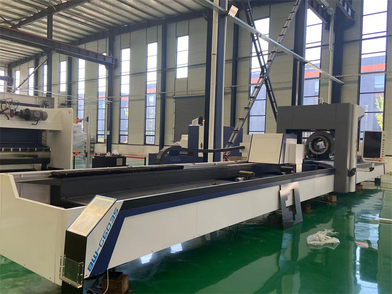 Large energy-saving tube fiber laser cutting machine for sale