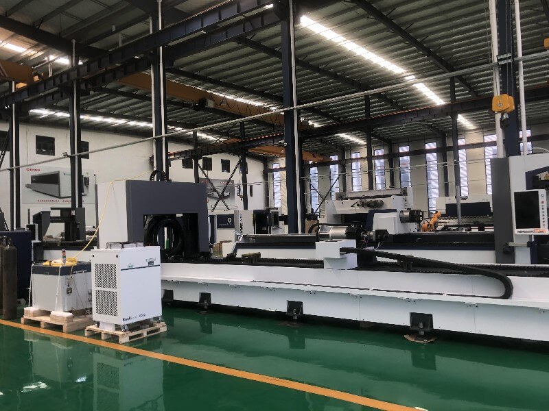 High-speed intelligent fiber laser pipe cutting machine