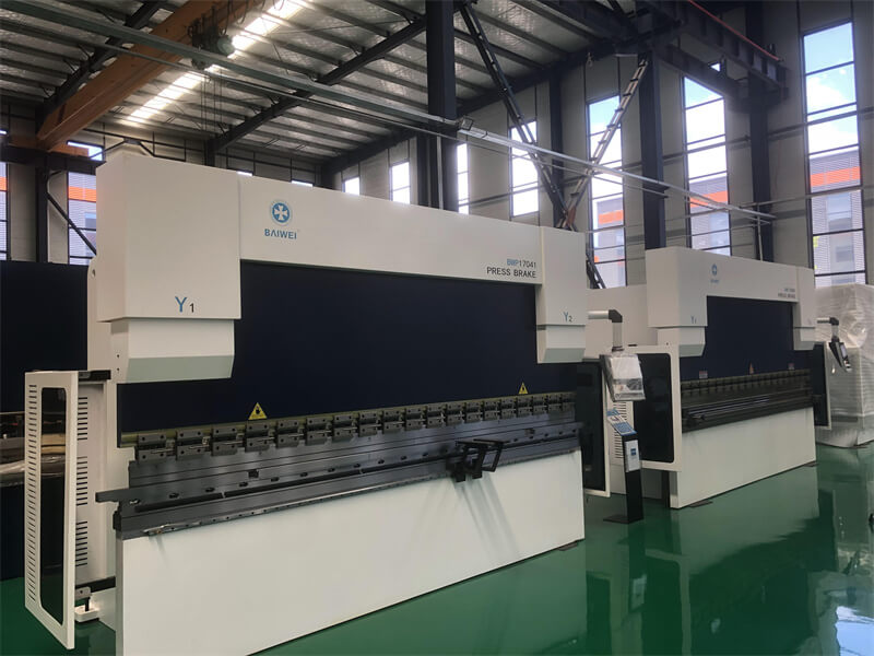 PLC laser cutting machine manufacturer for pipes