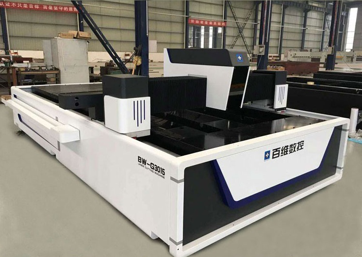 Spot fiber laser cutting machine 3000W stainless steel plate cutting