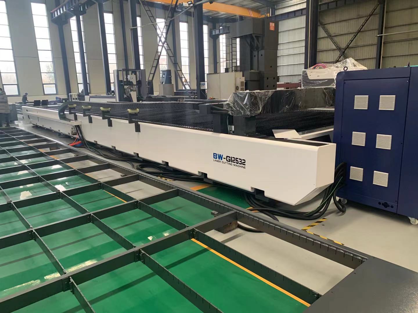 Fiber Laser Cutting Machine 1000W 2000W 3000w 4000w 1500*3000mm Cutting Area for Brass Copper Iron Carbon Cutting Made in China