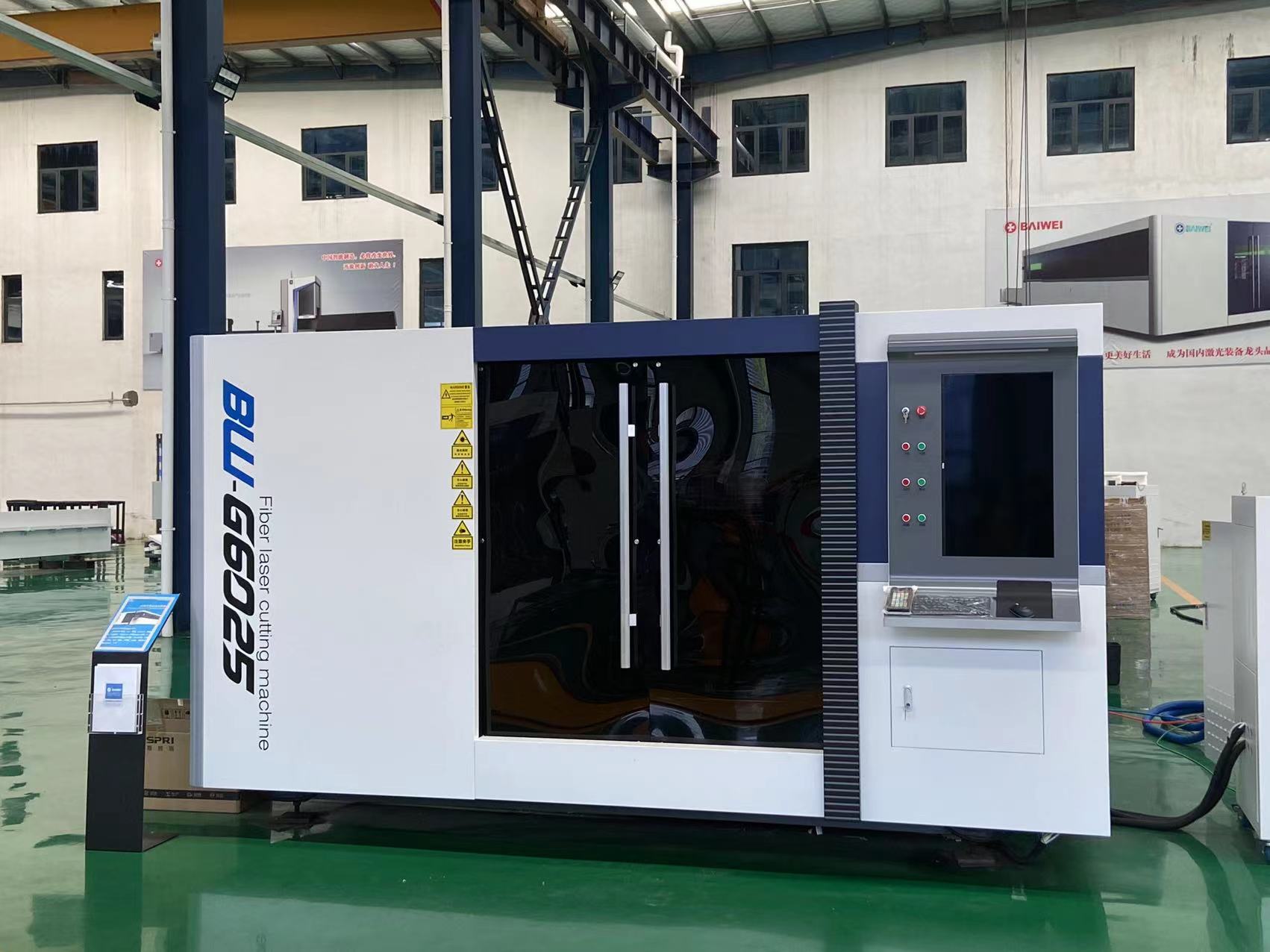 Stable closed type fiber laser cutting machine for aluminum plate