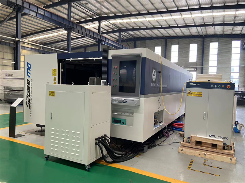 12kw closed type fiber laser cutting machine in stock