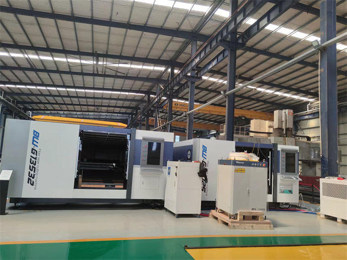 CNC Contral laser cutting machine exhibition 8000w for aluminum plate