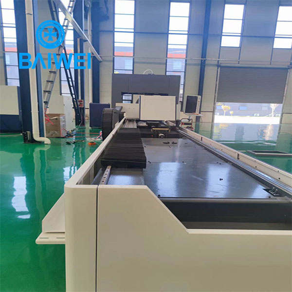 CO2 fiber laser cutting machine for Titanium aluminum alloy pipe