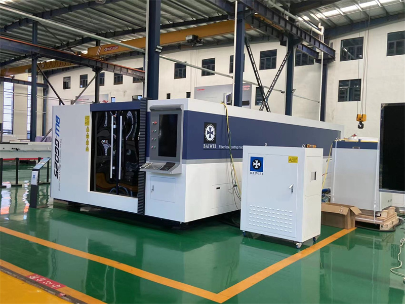 Bull closed type fiber laser cutting machine for aluminum plate