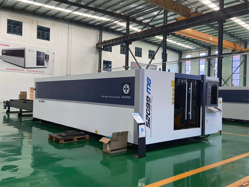 Professional BW-G6025 closed type fiber laser cutting machine for steel plate