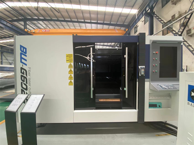 Guaranteed BW-G6025 closed type fiber laser cutting machine for steel plate