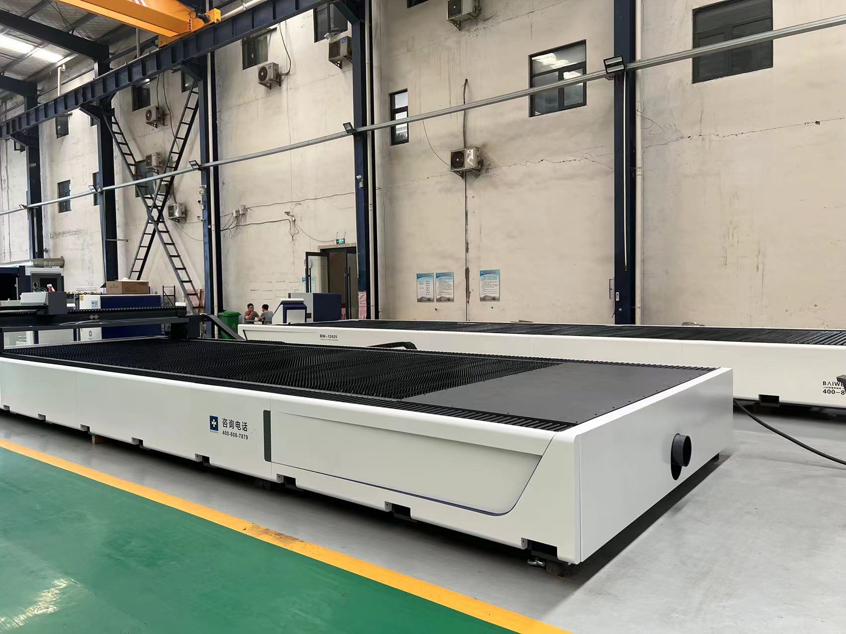 Large desktop automatic fiber laser cutting machine metal stainless steel galvanized sheet carbon steel alloy cutting machine