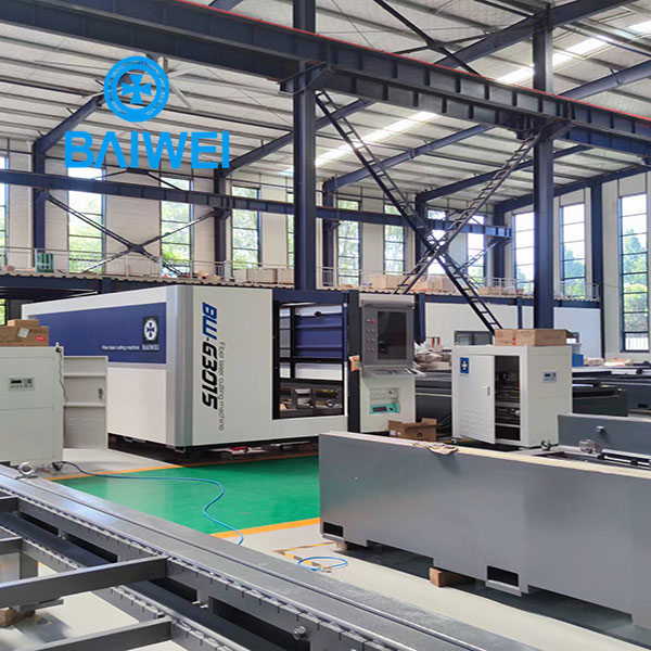 8000w Full closed fiber laser cutting machine