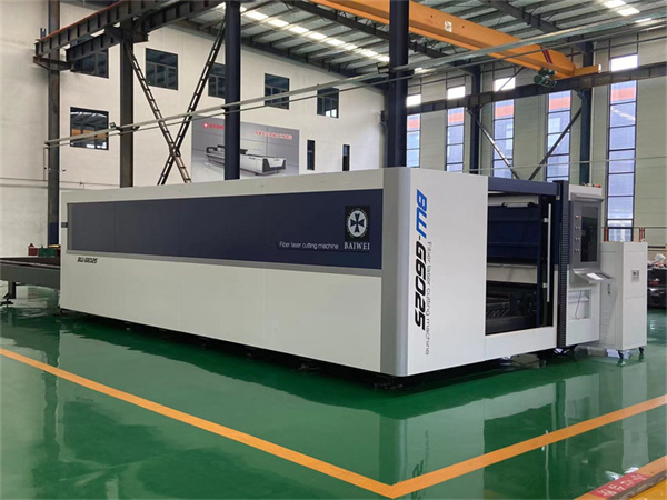Full automatic BW-G6025 closed type fiber laser cutting machine for steel plate