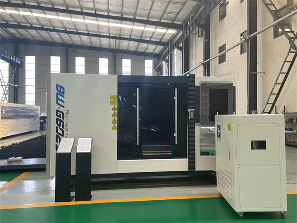 Safe closed type fiber laser cutting machine supplier