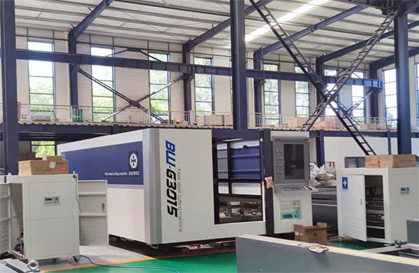 Closed exchange laser cutting machine Sheet metal cutting equipment