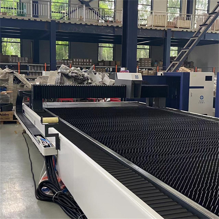 Massive closed type fiber laser cutting machine for thick metal plate cutting