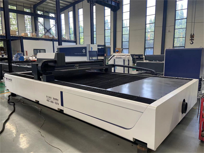 6kw Rapid processing open type fiber laser cutting machine in stock