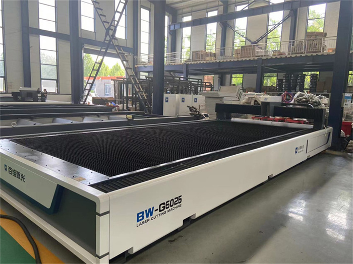 High-precision open type fiber laser cutting machine for carbon steel