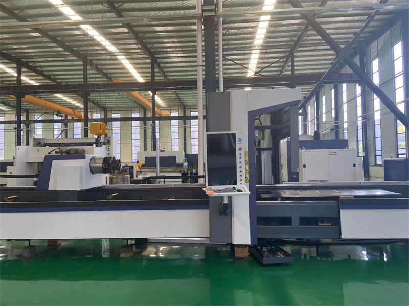 Baiwei laser automatic loading and unloading chuck laser pipe cutting machine is more efficient and faster