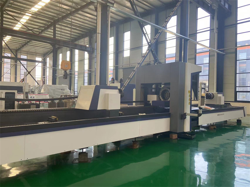 Large laser tube cutting machine for automatic cutting