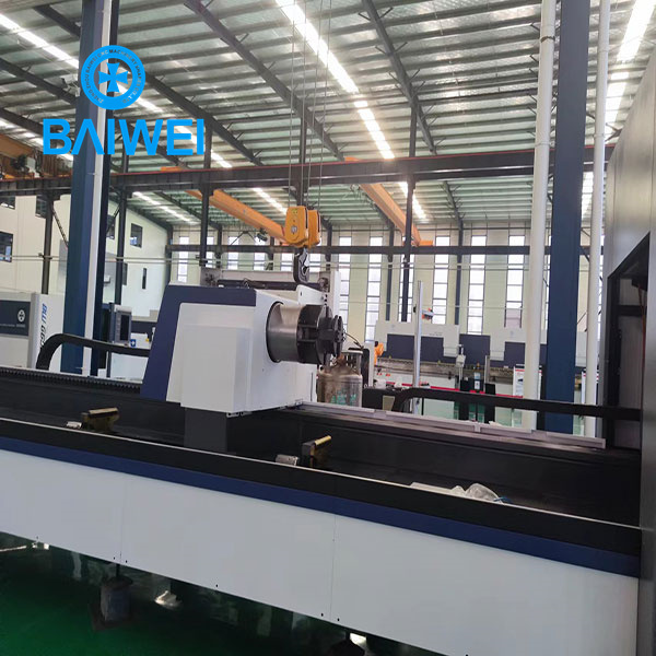 Industrial Professional Fiber Laser Cutter Machine Iron Steel Pipe Metal Tube