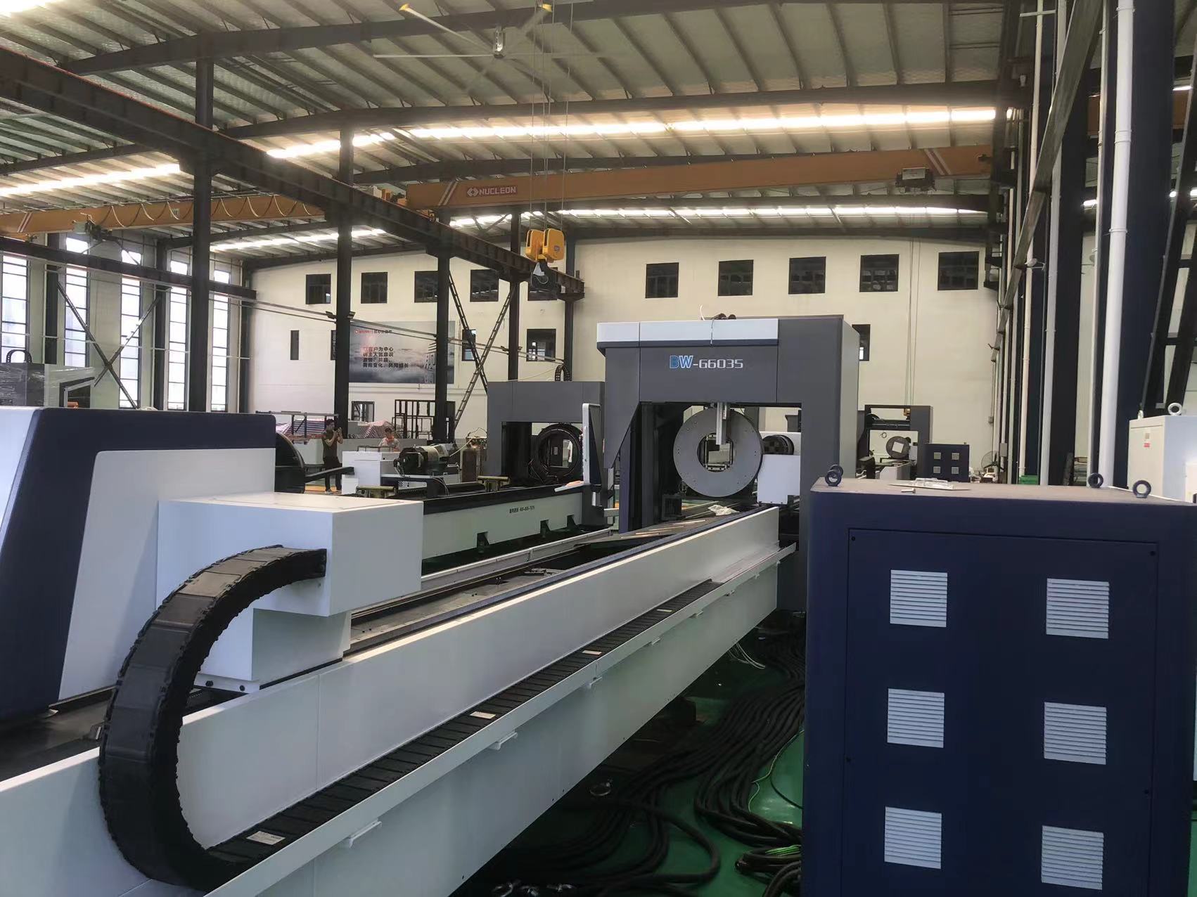 Baiwei Laser automatic laser pipe cutting machine 3000W metal round pipe cutting machine