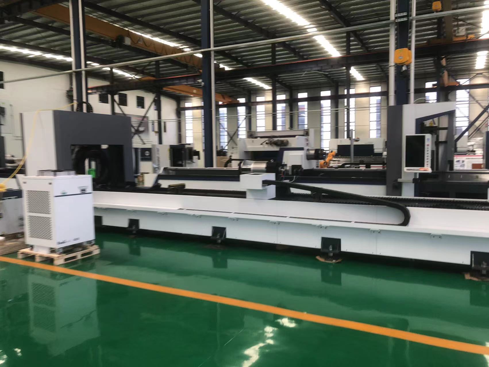 BAIWEI Laser Tube Cutting Machine Three Chuck Tube Cutting Machine Profile Laser Cutting Machine