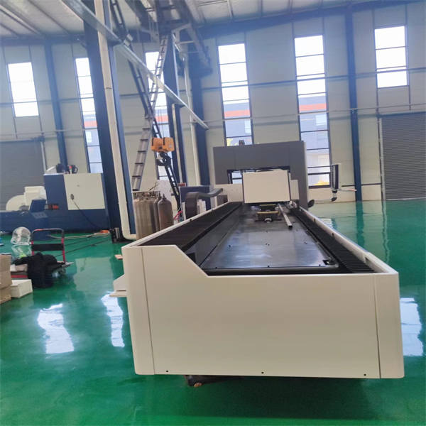 Chassis cabinet production industry fiber optic laser pipe cutter