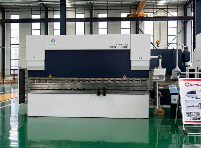 Electro-hydraulic servo CNC bending machine